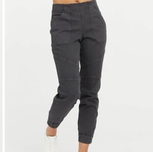 SPANX Elevated Athleisure Capsule Wardrobe Stretch Twill Cargo Jogger Pants
